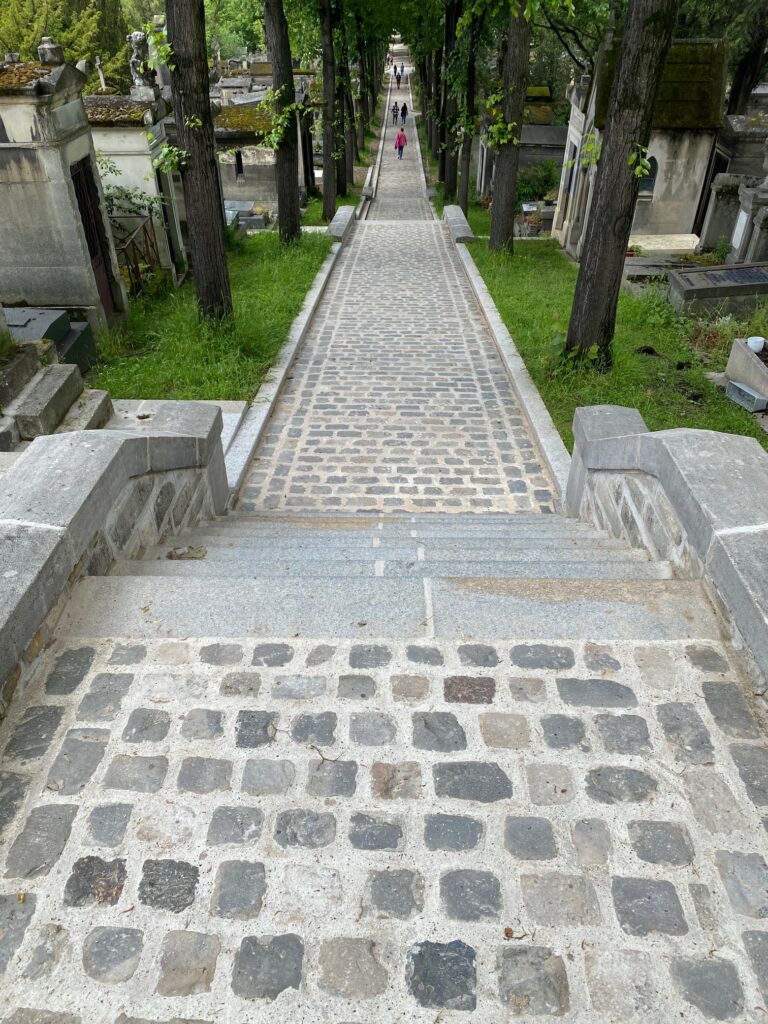 chantier ManBTP intérim : rénovation des escaliers du cimetière du Père Lachaise