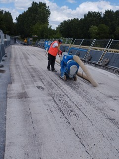 réfection du tablier d'un pont près de Paris, renforcement de la structure.